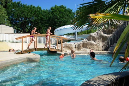 Camping piscine chauffée Gard