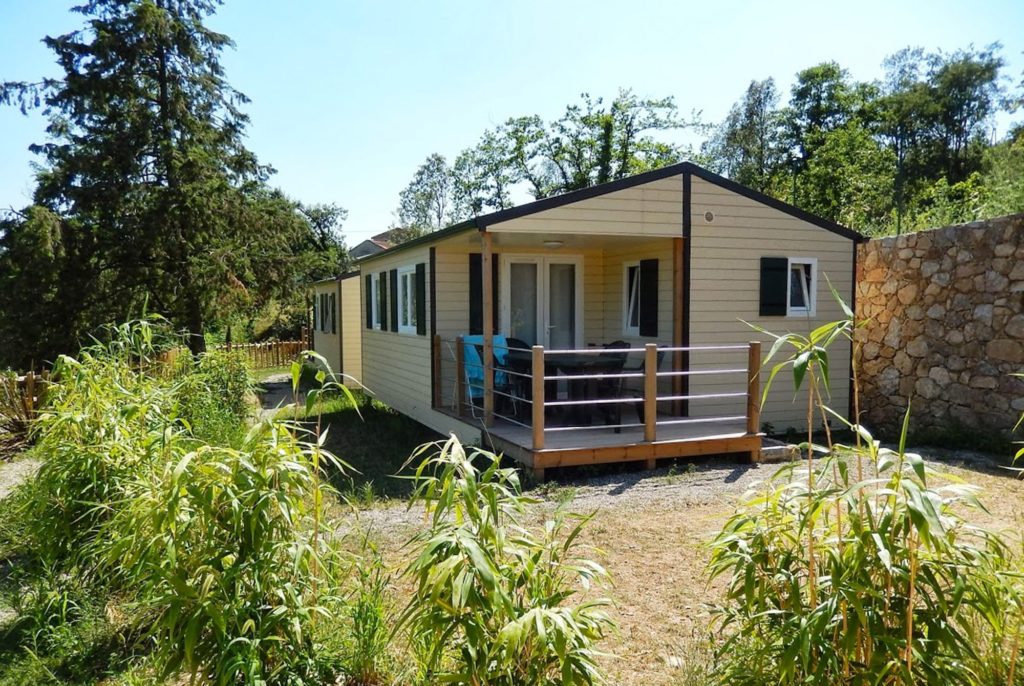 Camping piscine chauffée Gard