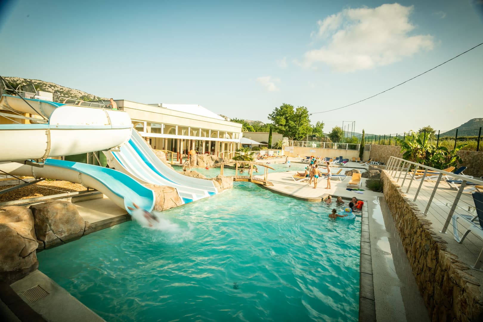 Camping piscine chauffée Gard